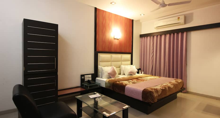 hotel royal palace ahmedabad