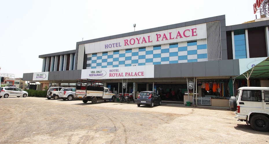 Hotel Royal Palace Ahmedabad,Sardar Patel Ring Road,3 star