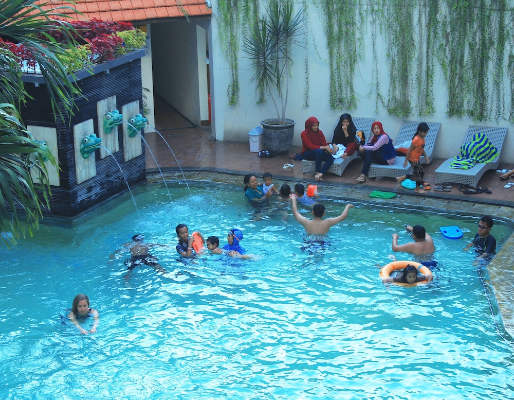 grand inna tunjungan