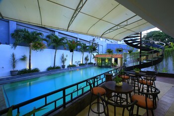 grand inna tunjungan