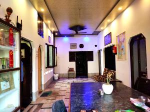 khushi paying guest house