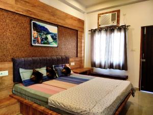 khushi paying guest house