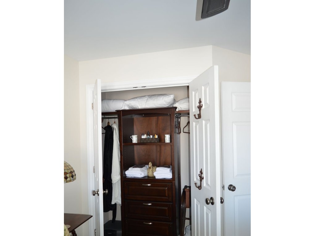 Wenzler's Landing Bed & Breakfast,Leamington>>Essex,3 star