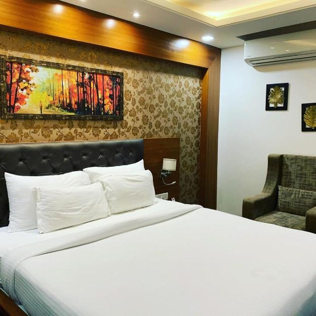 the mourya inn