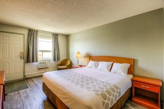Econo Lodge,Regina>>Emerald Park,2 star