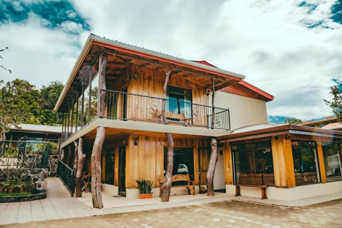 monteverde rustic lodge