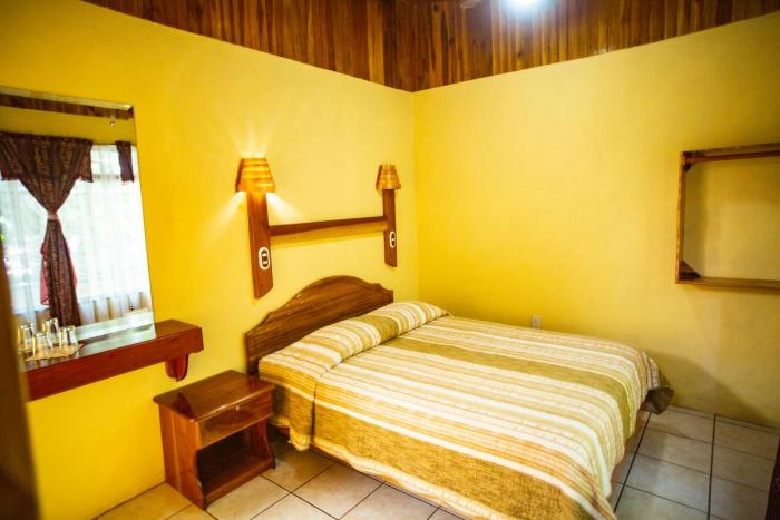 monteverde rustic lodge