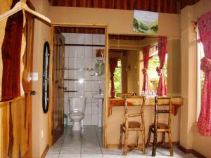 monteverde rustic lodge
