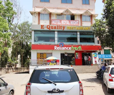 Hotel Royal Night,Ashram Road,3 star
