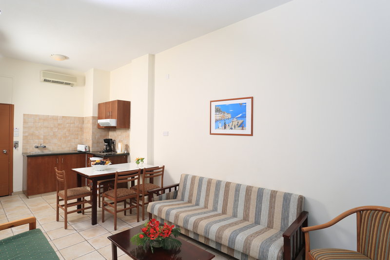 jacaranda pantelia hotel