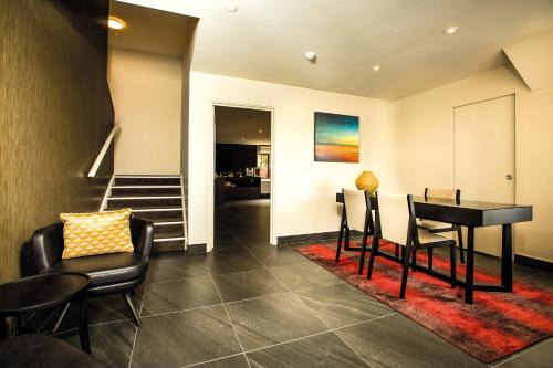 edit auckland greenlane