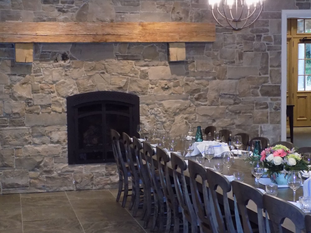 the barracks inn