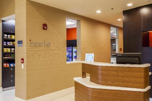 courtyard by marriott montreal west island baie durfe