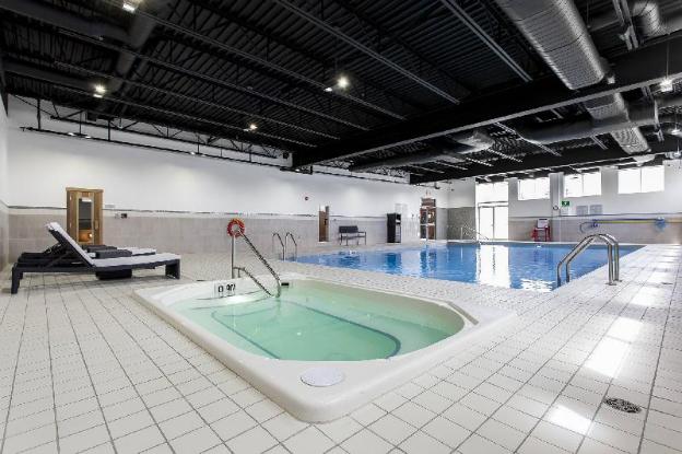 courtyard by marriott montreal west island baie durfe