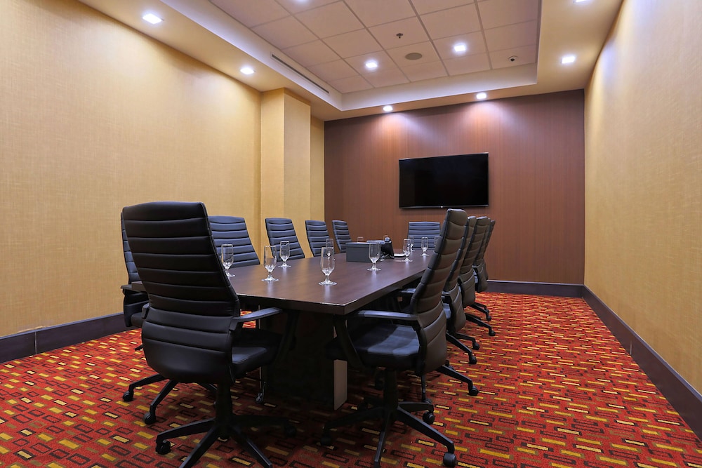courtyard by marriott montreal west island baie durfe