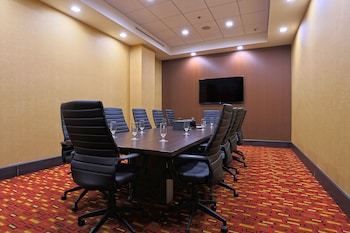 Courtyard By Marriott Montreal West Island/Baie D'urfe,Dorval>>Baie-D'urfe,4 star