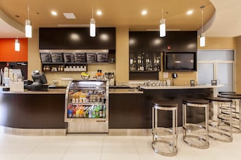 courtyard by marriott montreal west island baie durfe
