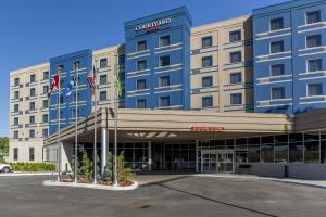 courtyard by marriott montreal west island baie durfe