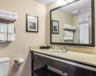 Quality Inn & Suites,Ontario>>Kingston,3 star