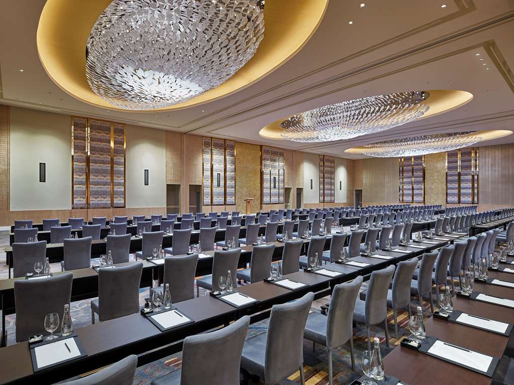 shangri la the fort manila