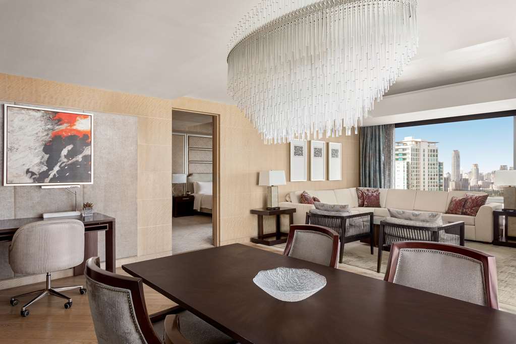 shangri la the fort manila