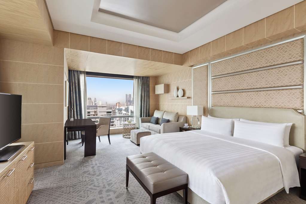 shangri la the fort manila