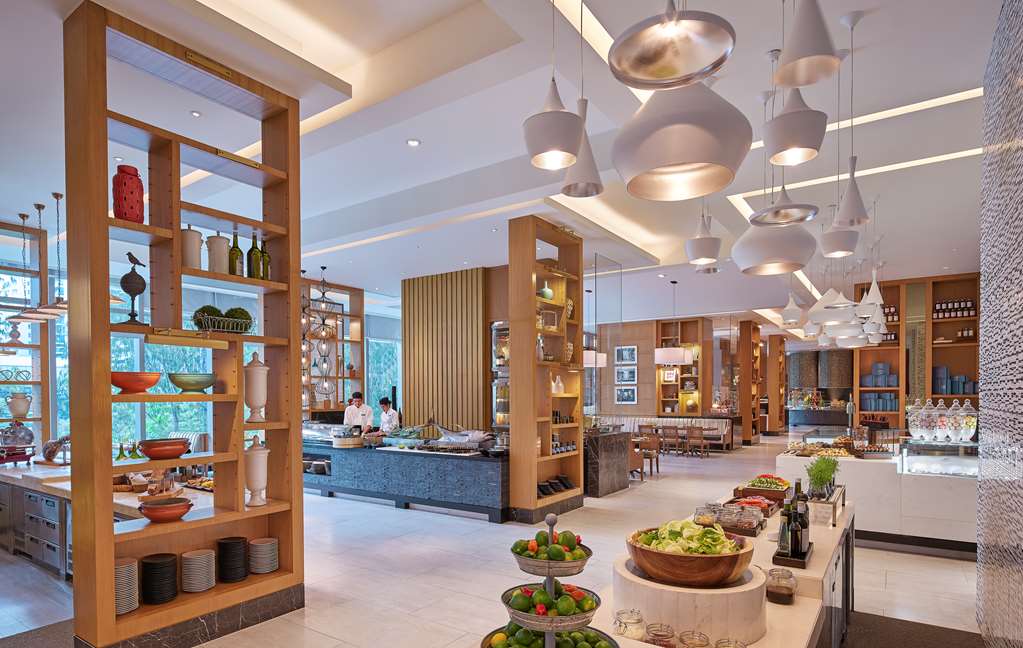 shangri la the fort manila