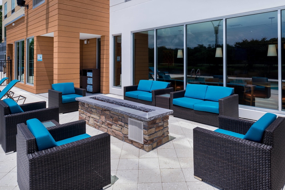 fairfield inn and suites by marriott orlando east ucf area