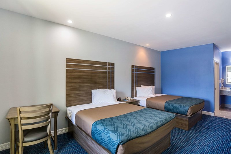 home place inn spring i 45 north and 1960