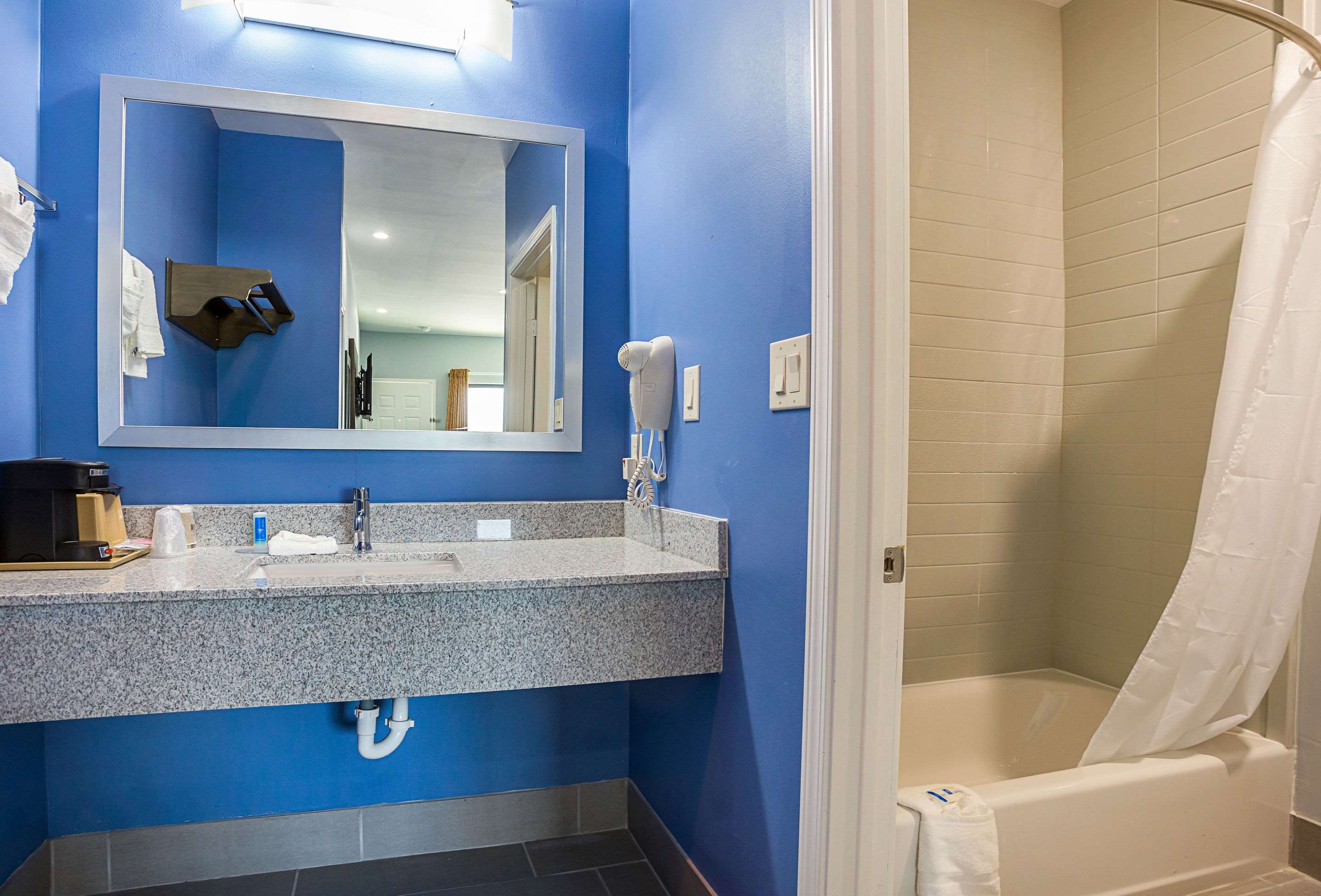 home place inn spring i 45 north and 1960