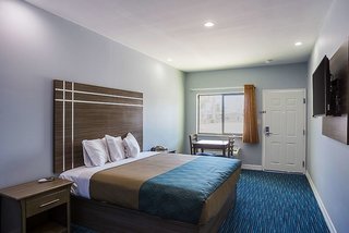 home place inn spring i 45 north and 1960