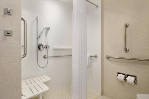 Fairfield Inn & Suites Lancaster East At The Outlets,Lancaster>>East Lampeter Township,2.5 star