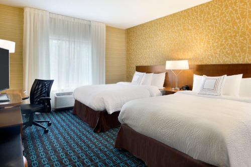 Fairfield Inn & Suites Lancaster East At The Outlets,Lancaster>>East Lampeter Township,2.5 star