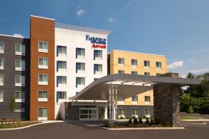 Fairfield Inn & Suites Lancaster East At The Outlets,Lancaster>>East Lampeter Township,2.5 star