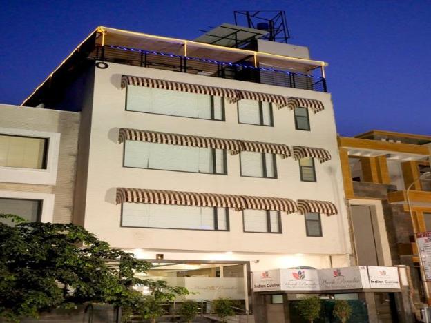 hotel harsh paradise