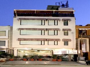 hotel harsh paradise