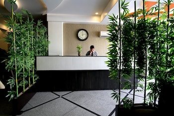 hotel harsh paradise