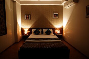 hotel harsh paradise