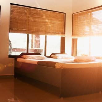 Saminder Beach House,,2 star