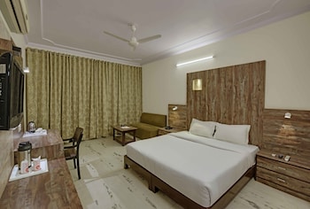 Hotel Highway King,Jaipur>>Behror,3 star