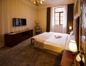 Sapphire City Hotel,Near Government House,4 star