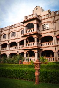 mvt guesthouse and restaurant