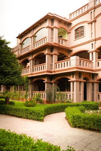 mvt guesthouse and restaurant