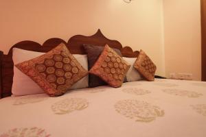 mvt guesthouse and restaurant