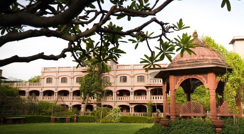 mvt guesthouse and restaurant