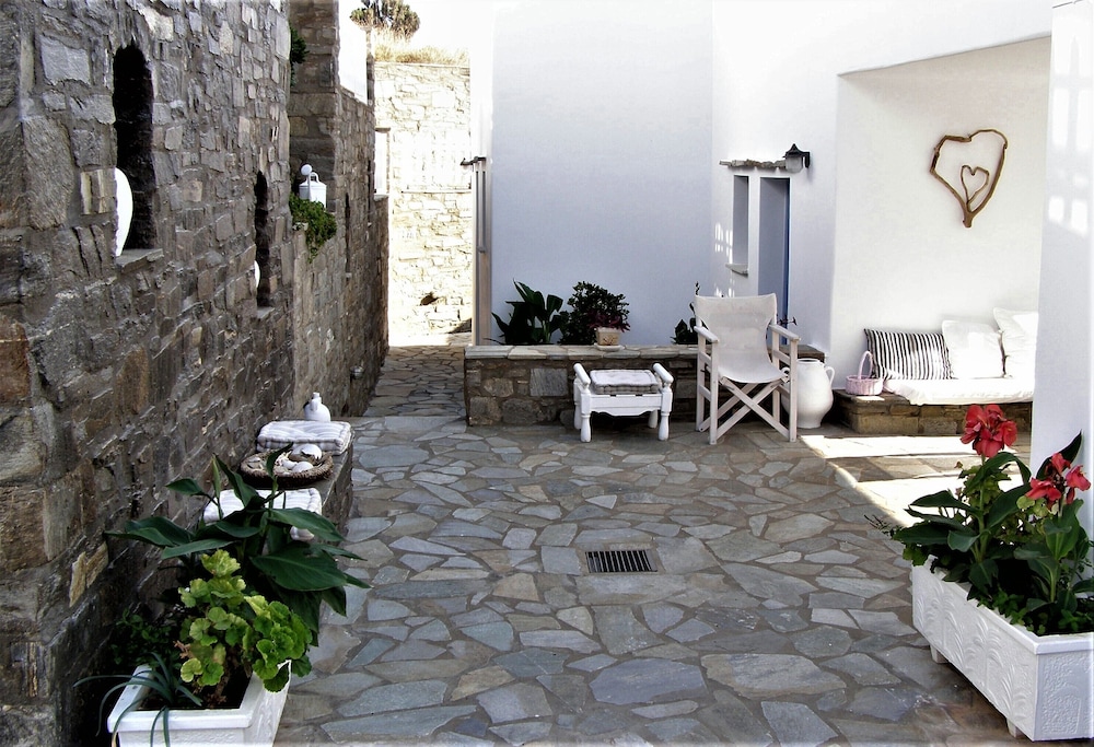 paros
