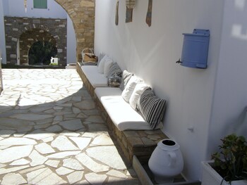 paros
