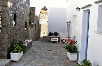 paros