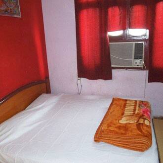 Hotel Roxy Dlx,,3 star