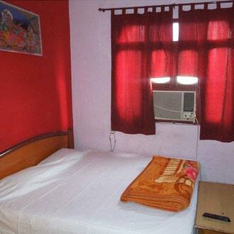 Hotel Roxy Dlx,,3 star